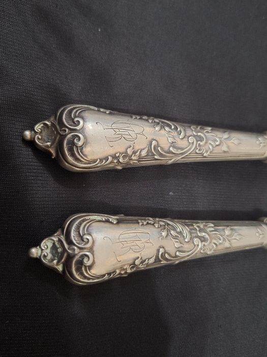 Сребърни старинни прибори