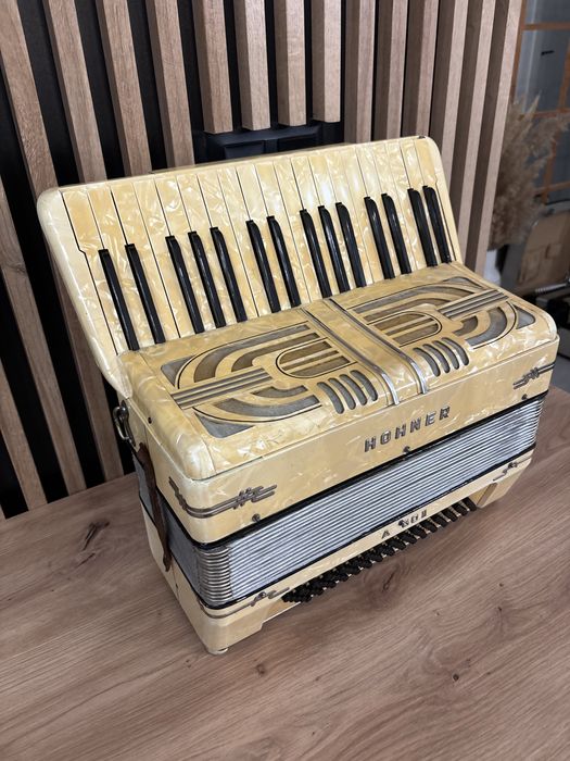 Acordeon Hohner Tango 2 cu 80 de basi