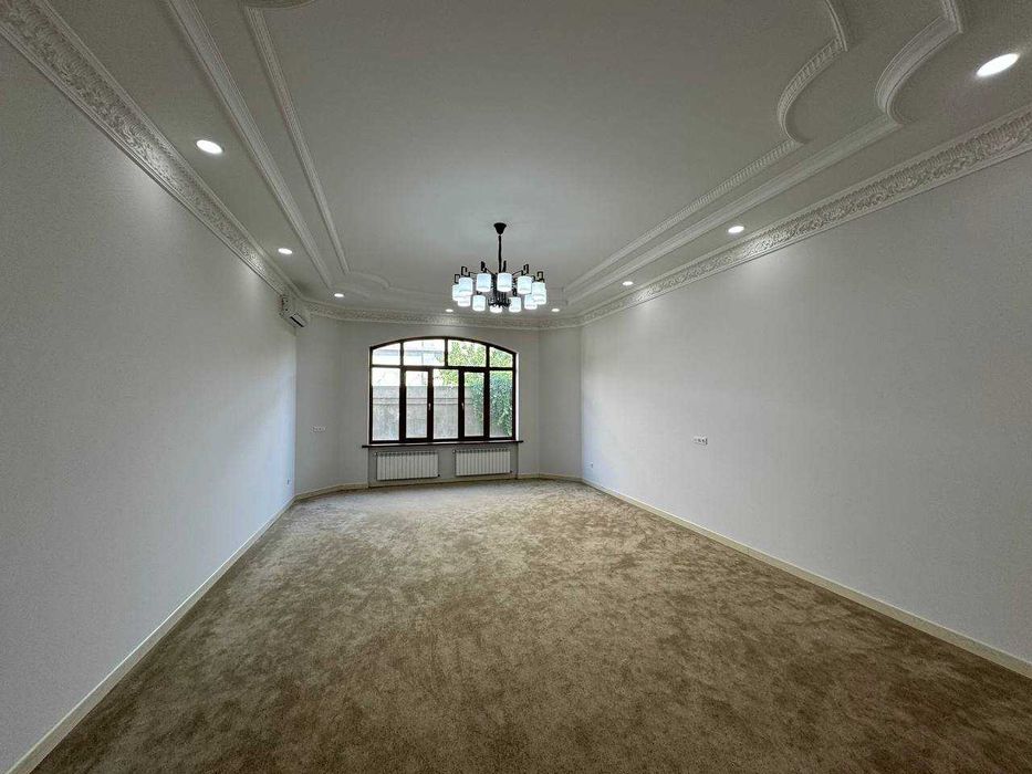 Продаётся здание- офис, садик