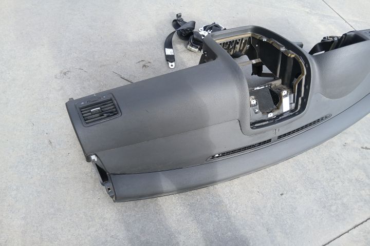 Plansa bord + centuri 1K1857181A 1K4857706AA 1K4857705S 1K1857181A 1K