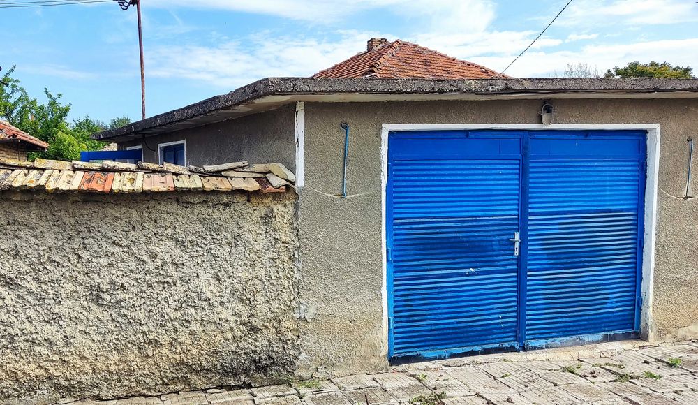 Тухлена къща в с. Алваново