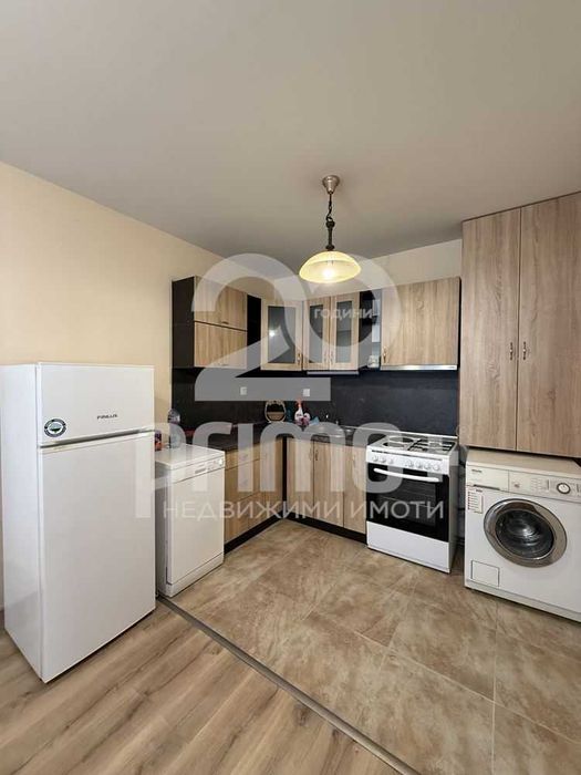 Дава се под наем Двустаен апартамент в Велико Търново, Център - 65 кв.м за 280.5 € - Снимка #4