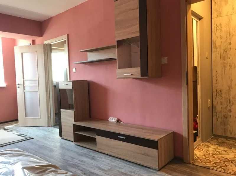 Дава се под наем Едностаен апартамент в Бургас, Меден рудник - зона А - 40 кв.м за 150 € - Снимка #1