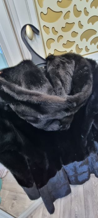 Продам норковую шубу