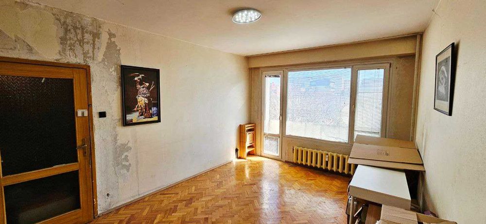 Продавам Гарсониера В Дианабад