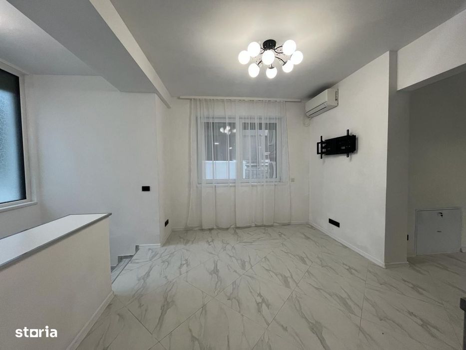 Duplex 5 camere ( Parter +Demisol) in Piata Romana