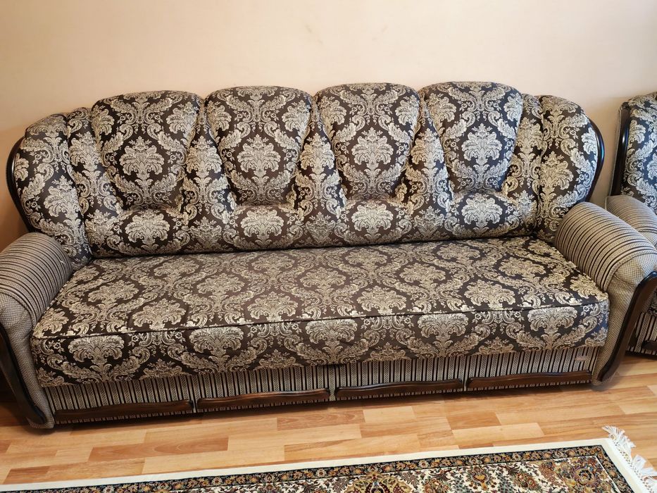 Vând canapea cu fotolii + masă de sufragerie