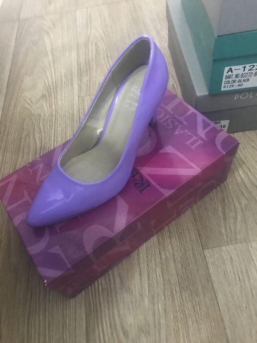 Продам женскую обувь