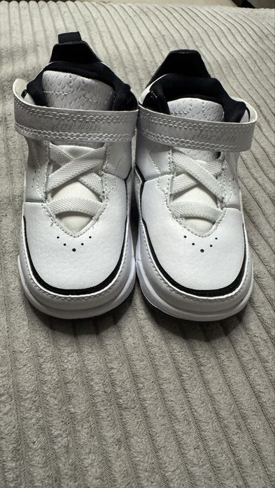 Нови детски маратонки Jordan