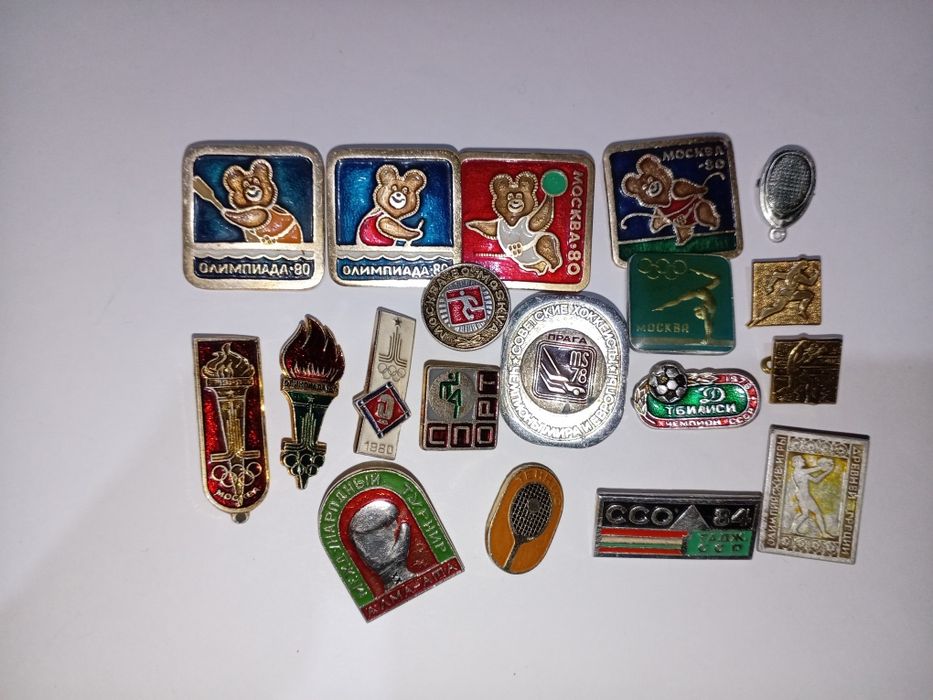 Продаётся значки