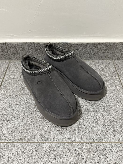 UGG Tazz Slipper noi (37/38/39 pe stoc)