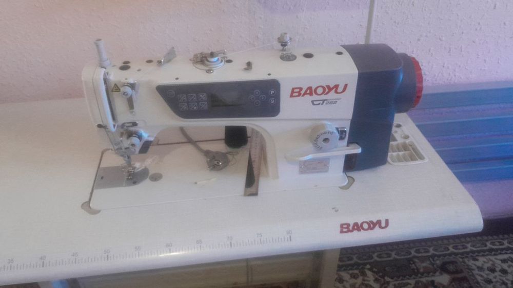 Tikuv mashinasi tori chok va averlo xali yengi ishlatilmagan