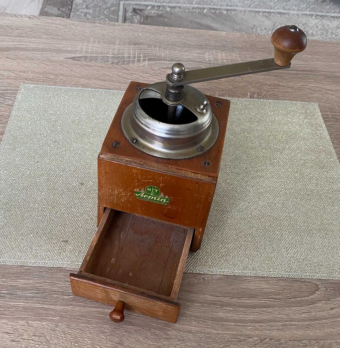 Rasnita de macinat cafeaua manuala Hit Armin - germania- vintage
