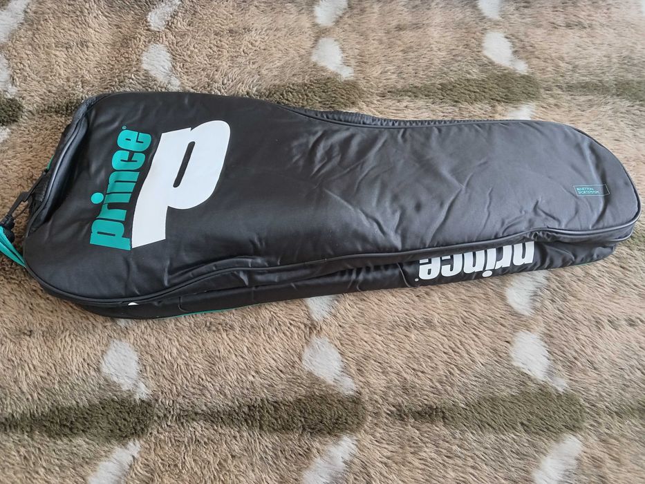 Спортивная теннисная ракетка и комплект