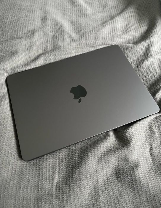 MacBook Air 2023 / M2 / SSD 256