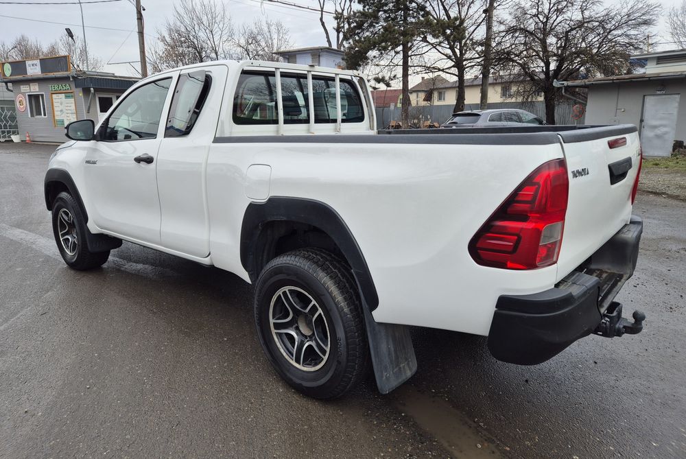 Toyota Hilux 2.4 Diesel 4x4 Aer Cond. Bena Lunga