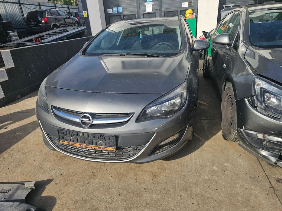 dezmembrez opel astra p-j notchback 1.6 benzina 85 kw euro6 2019