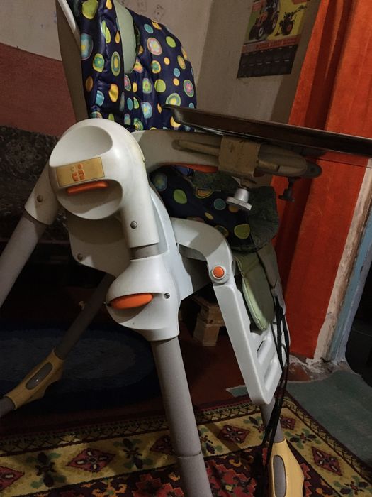 Срочно продам стульчик для кормления ребенка в хорошем состоянии
