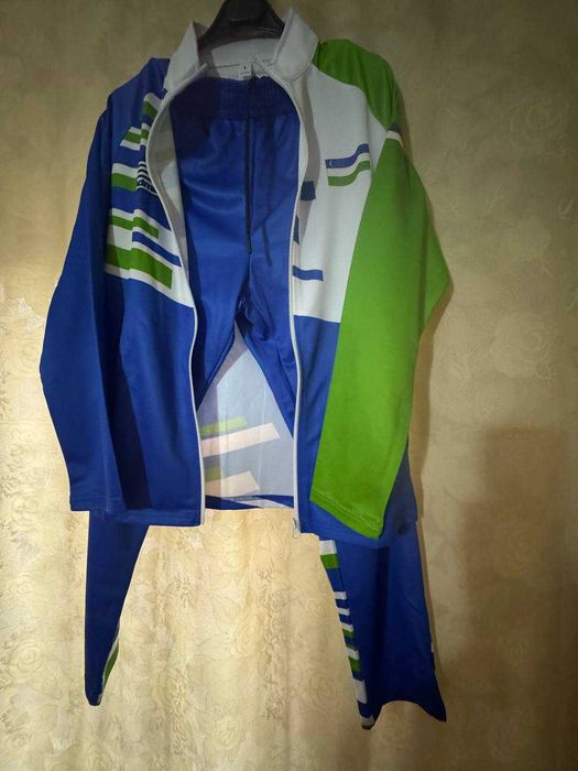 Спортивные костюмы мужские Продаю