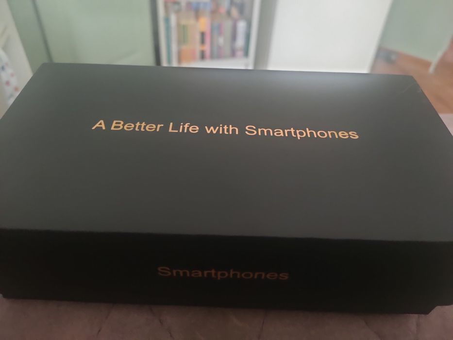 Продам новый телефон