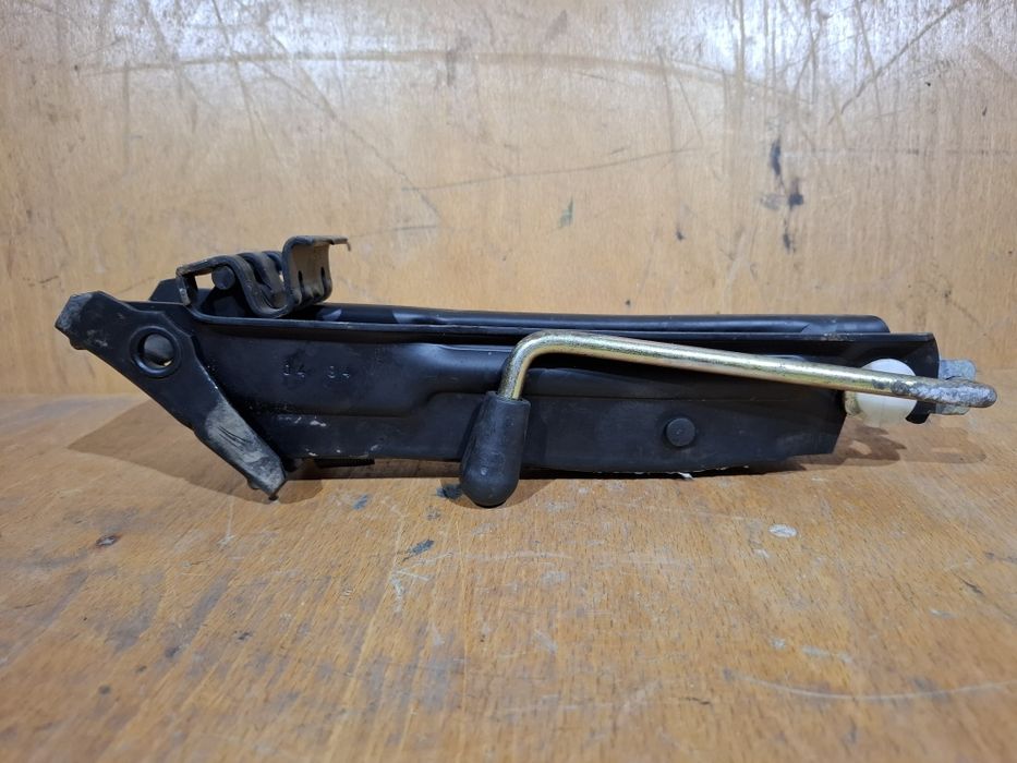 Домкрат на VW Гольф3, Пассат Б3