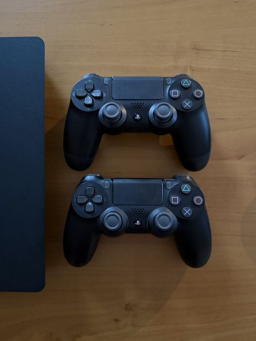 Продавам Ps4 slim 500gb