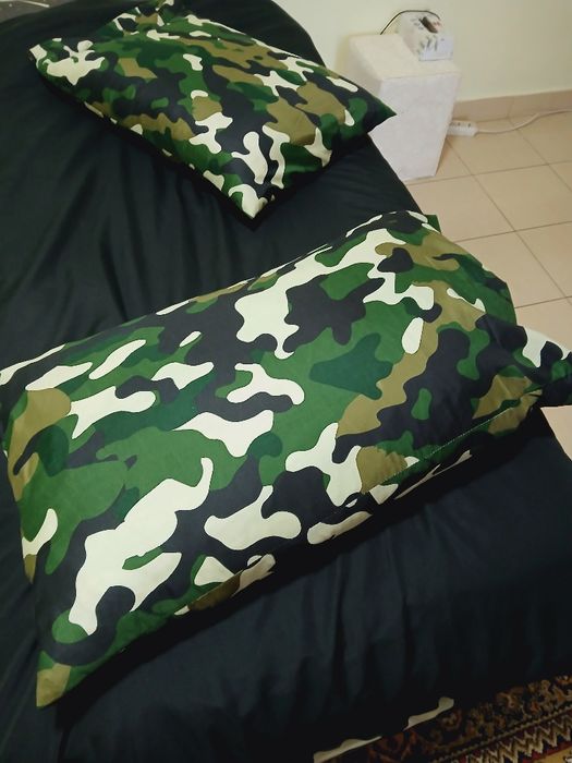 Perne cu fulgi și pene de gâscă