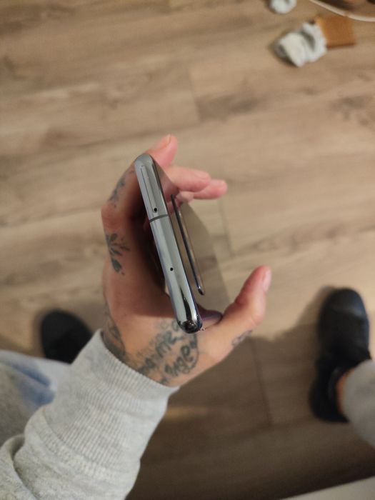 Vând galaxia S 10