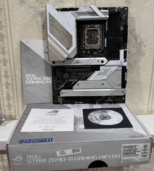 Asus rog strix Z690A gaming WiFi DDR4