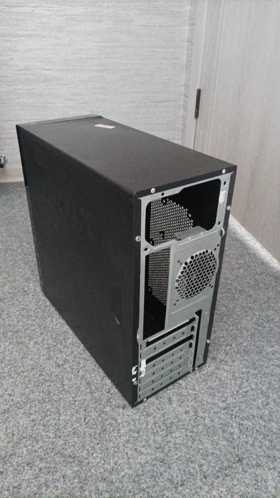 Продается корпус Delux не дорого