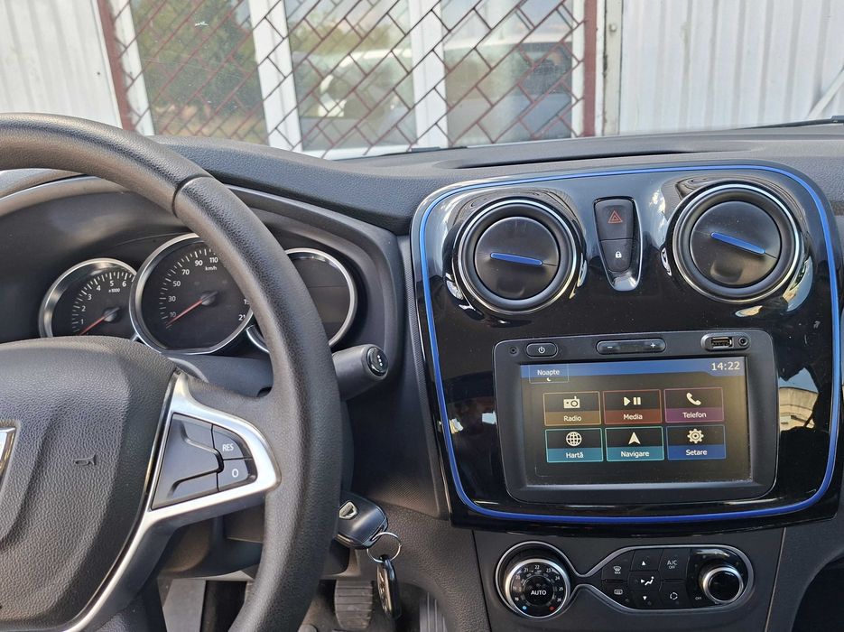 Vand Dacia Logan 2020, benzina + gpl din fabrica, alba, in stare foarte buna, primul proprietar, persoana juridica. Pret 5100+TVA