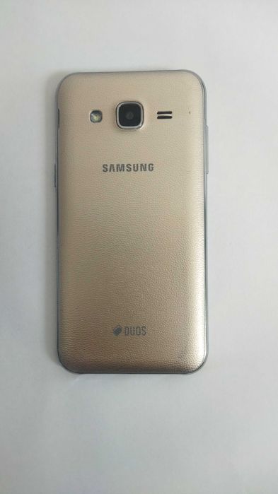 Телефон Samsung j2