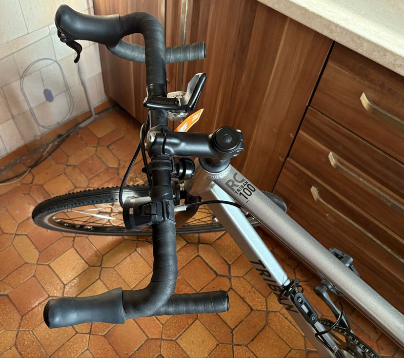 Bicicleta cursieră Triban RC 100