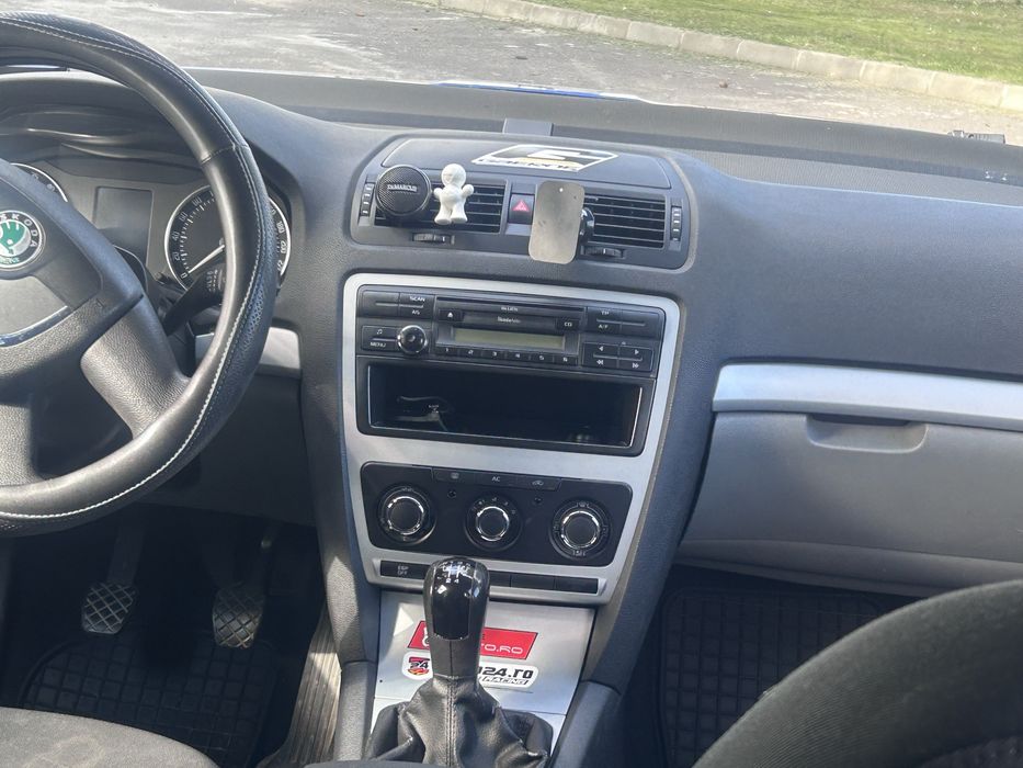 SKODA Octavia 2010 — imagine 5