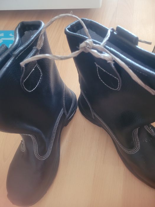 Продам мужские рабочие сапоги