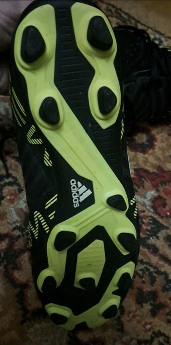 Adidasi fotbal Messi
