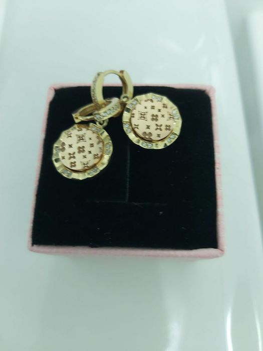 Золотые серьги Ю.Корея.