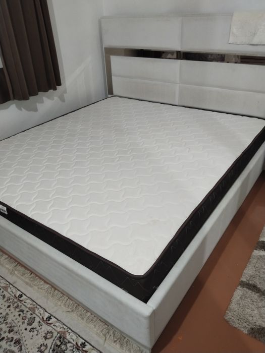 Спальныи гарнитур в комплекте