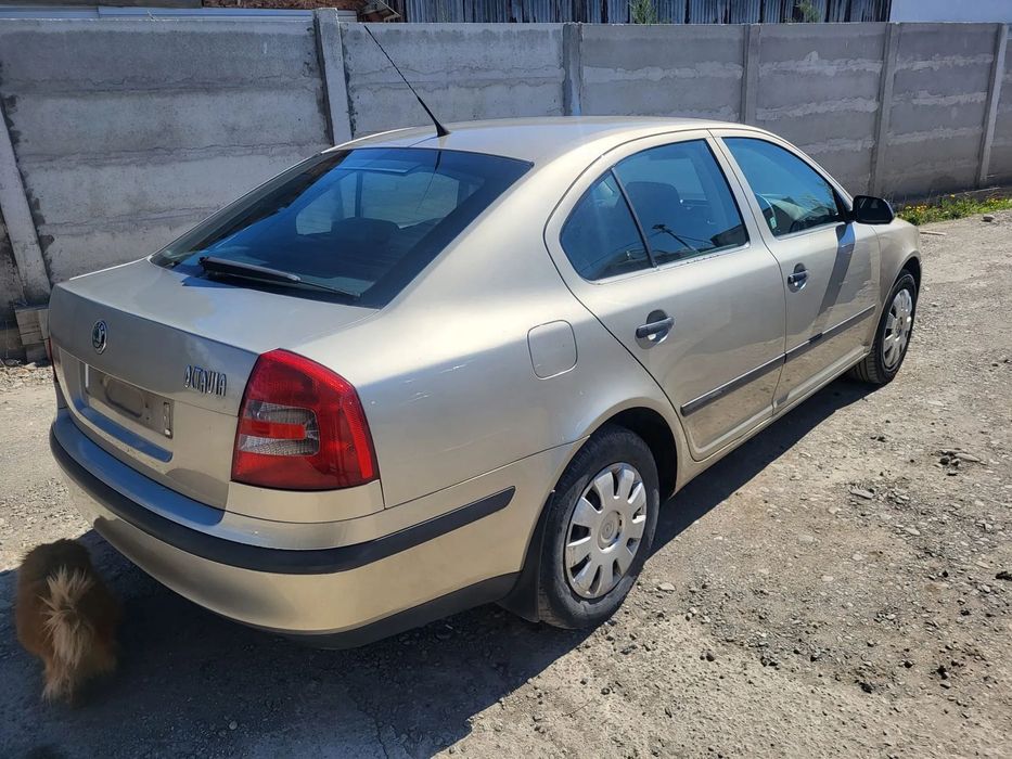 Dezmembram Skoda Octavia 2 Haion spate cu luneta/ Bara spate/