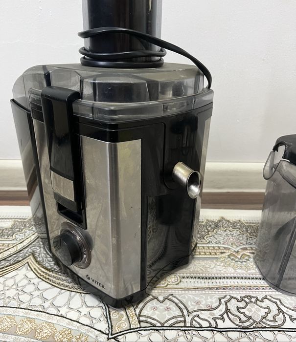 Соковыжималка Vitek VT-1631 ST