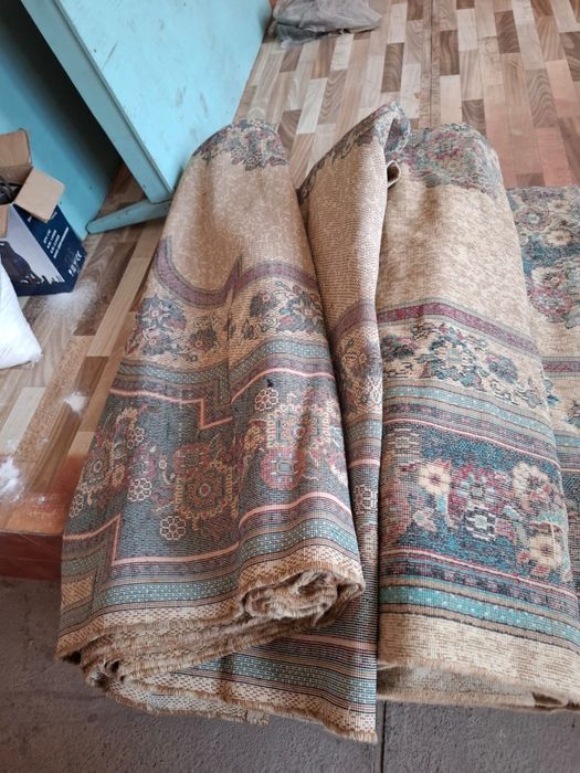 Продам б/у 2 ковра