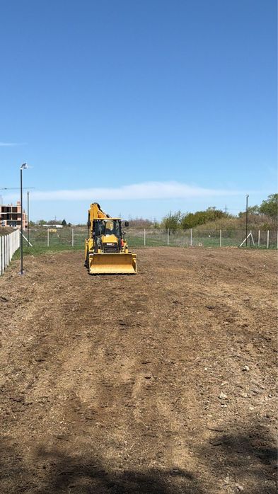 Servcii buldoexcavator demolari constrolate decopertari nivelari de teren pietruire drumuri  sa paturi fundatii