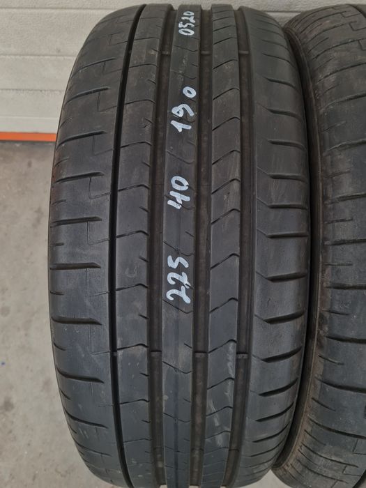 Летни гуми 2 броя PIRELLI Pzero 225 40 R19 дот 0520
