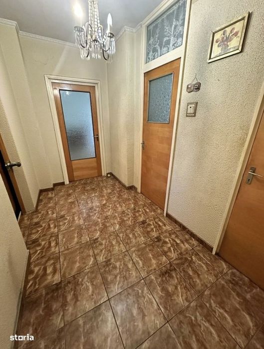 13 Septembrie Razoare 3 Camere Hol H Semi Stradal Oferta — fotografia 3