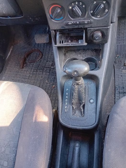 Продавам Зафира на части 1.8 16в.115кс.99г.