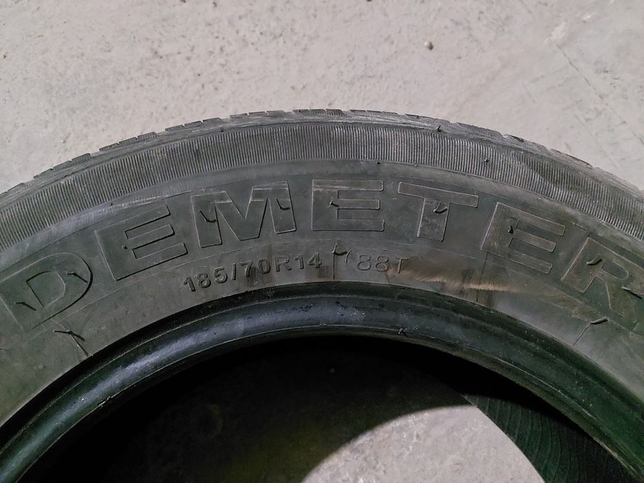 Balonlar 4 dona birxil  Sotiladi xolati yaxshi