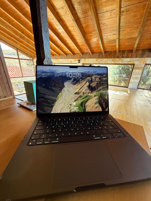 MacBook Pro 14” (M3, 18GB RAM, 500 GB SSD)