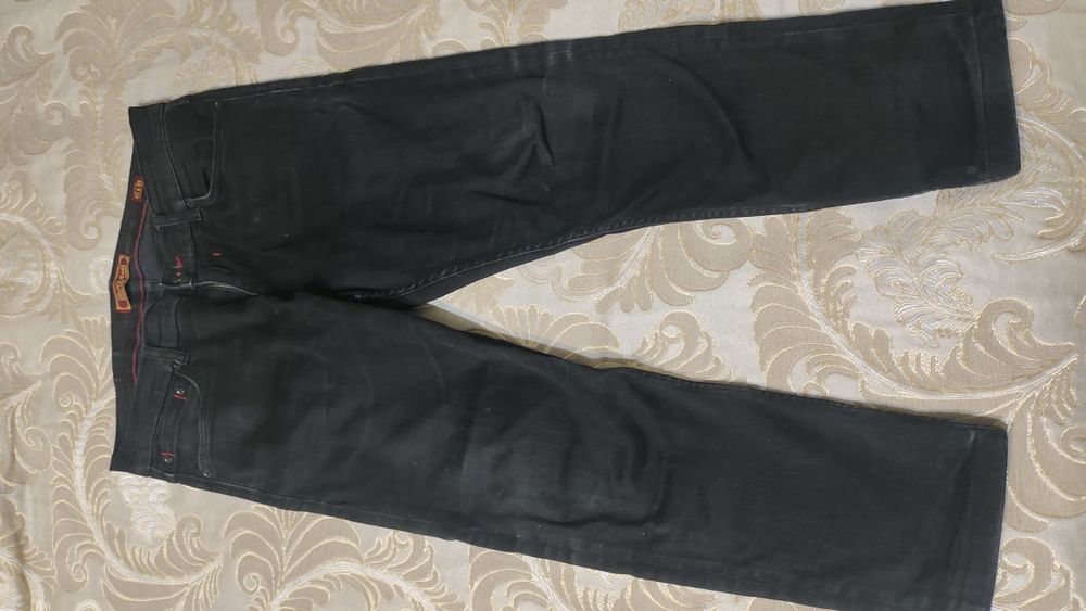 Продается мужская одежда брюки джинсы
