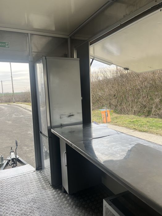 Rulota comerciala Fast Food / Food Truck de inchiriat