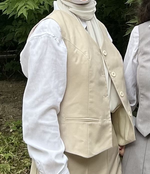 Жилет с орнаментом